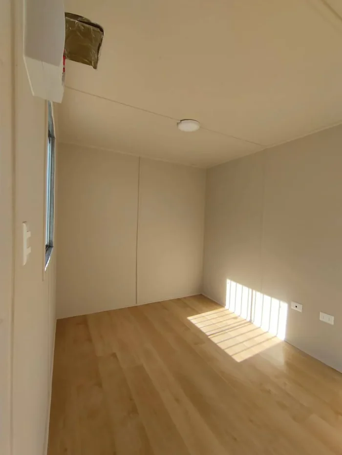 CONTENEDOR MODULAR CON ASEO - Imagen 2